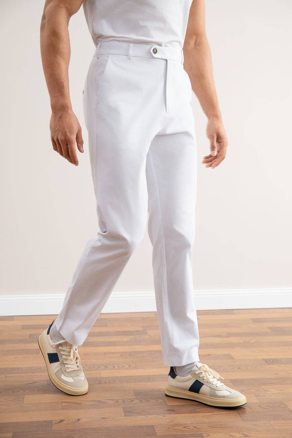 White Straight-Leg Pleated Trousers - Tour&Tate