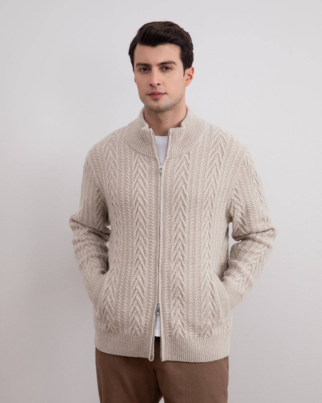 Soft Virgin Wool Cable knit cardigan - Tour&Tate